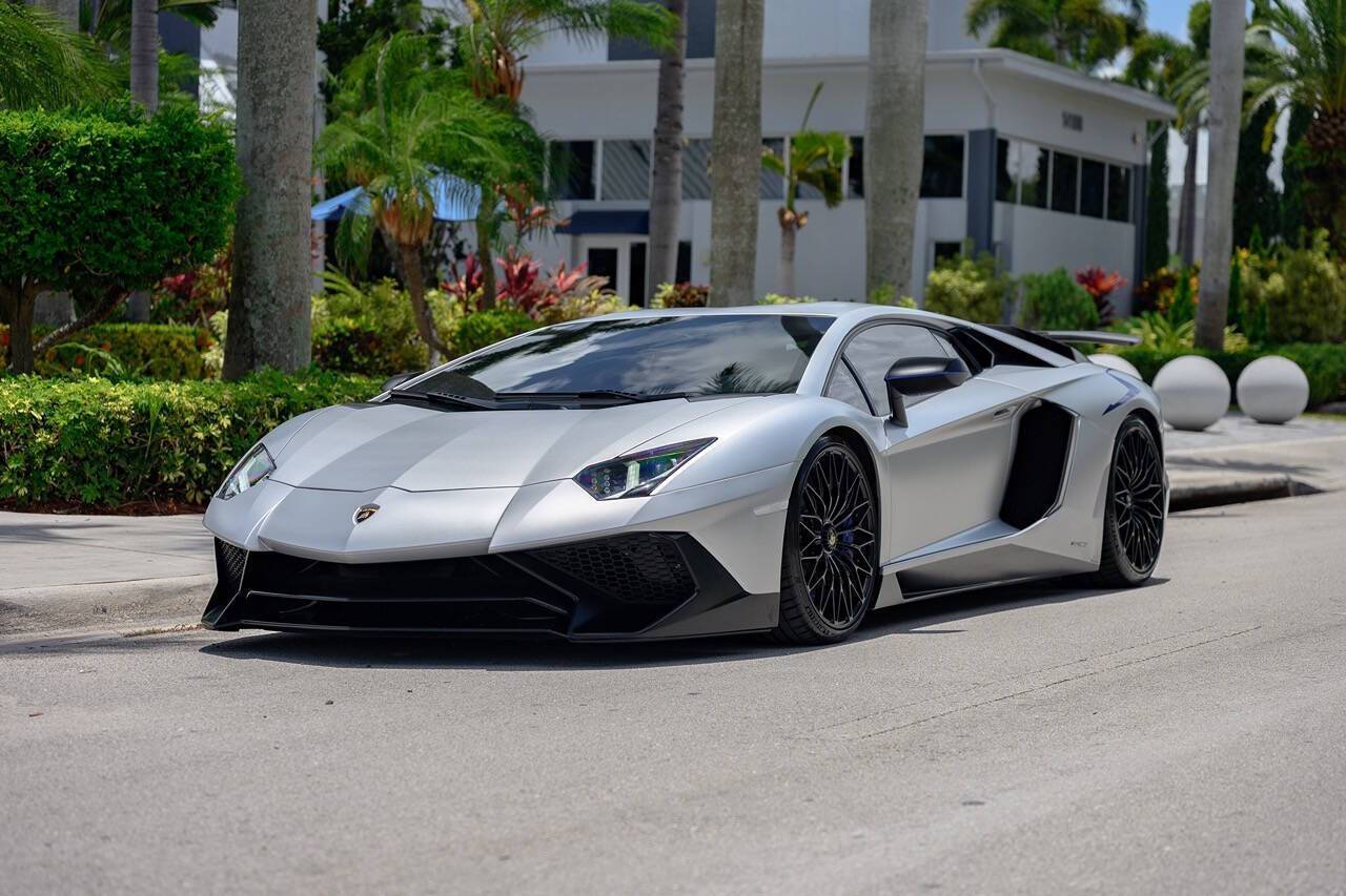 2016 Lamborghini Aventador LP 750-4 Superveloce