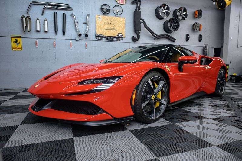 2023 Ferrari SF90 Standard — Coupe — 550 mi — Miami, FL