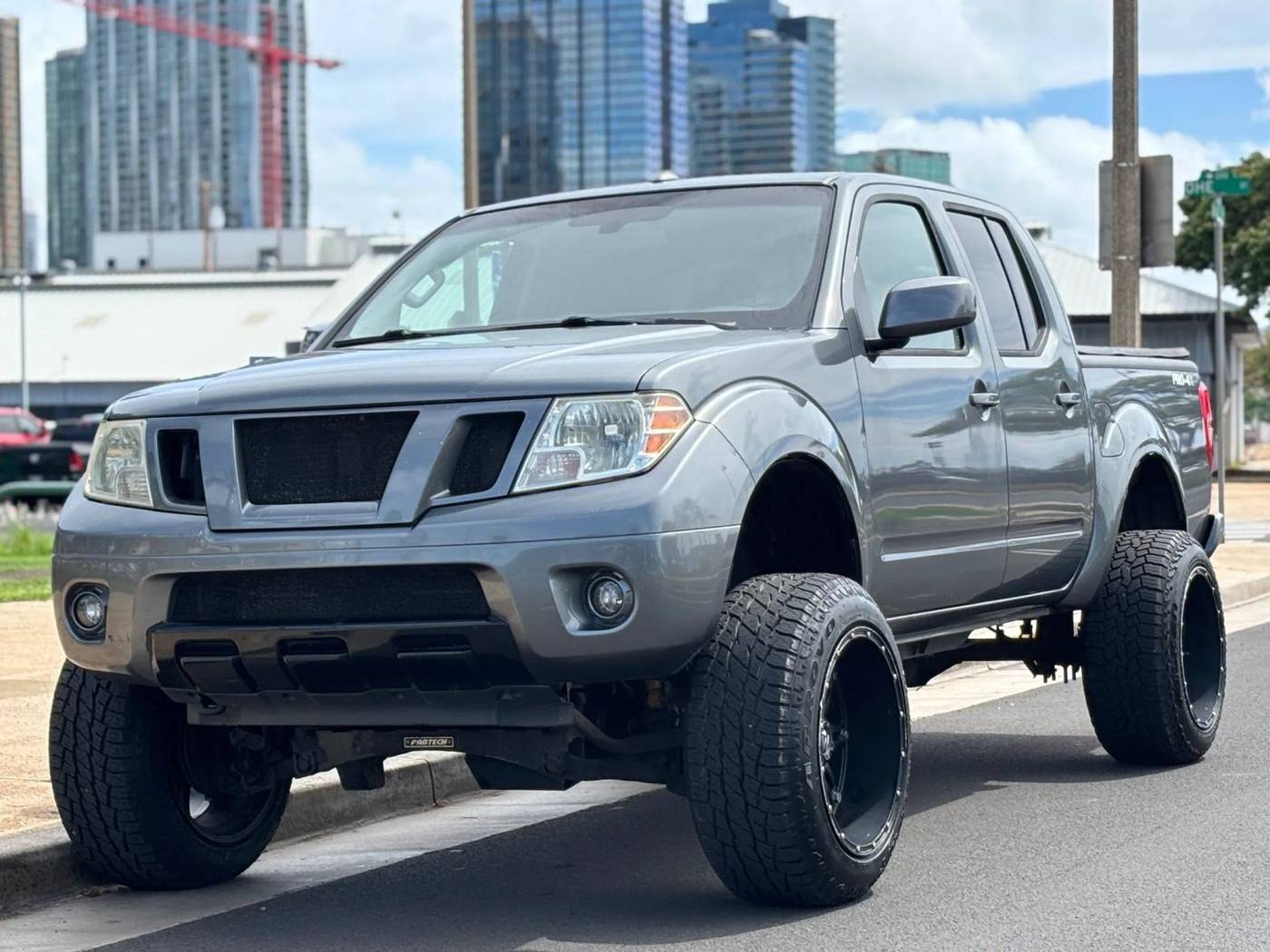 2017 Nissan Frontier PRO-4X — Pickup Truck — 84,133 mi — Honolulu, HI