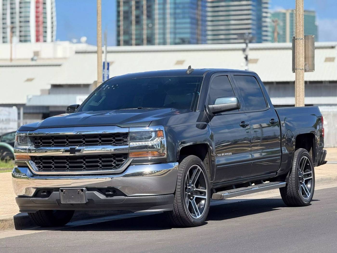 2017 Chevrolet Silverado 1500 LT — Pickup Truck — 102,594 mi — Honolulu, HI