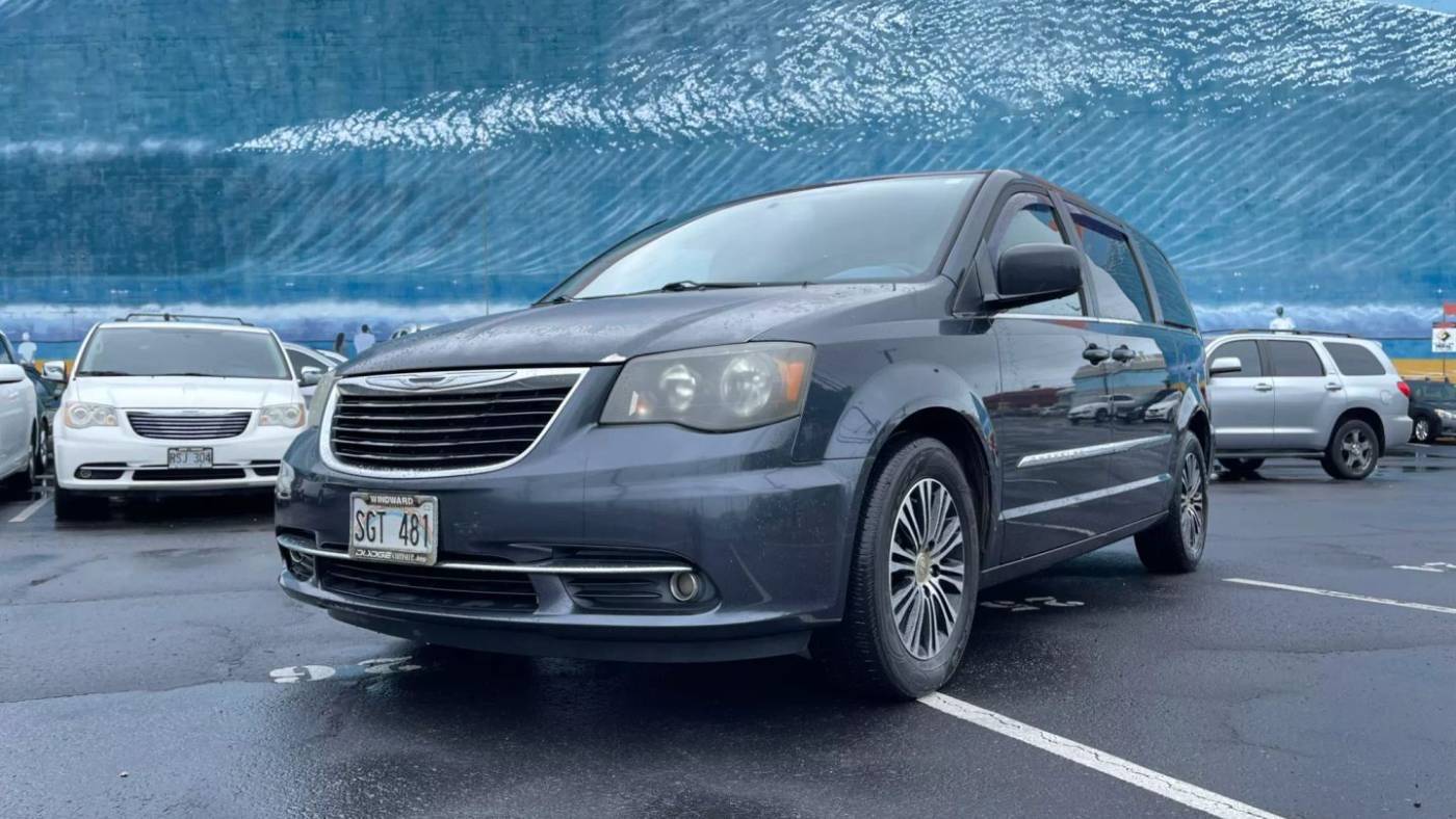 2014 Chrysler Town & Country S — Minivan — 163,065 mi — Honolulu, HI