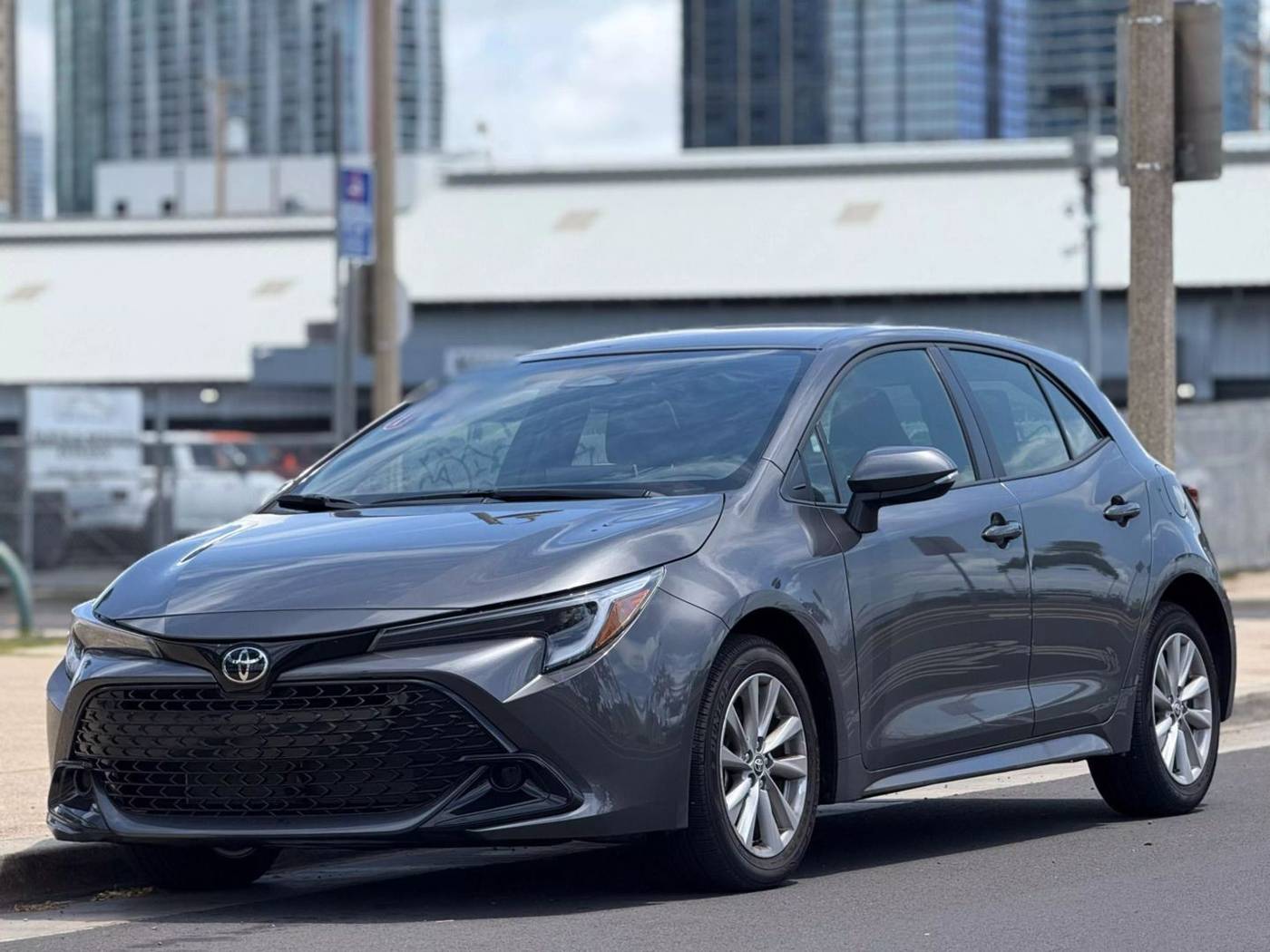 2025 Toyota Corolla Hatchback SE — Hatchback — 1,654 mi — Honolulu, HI