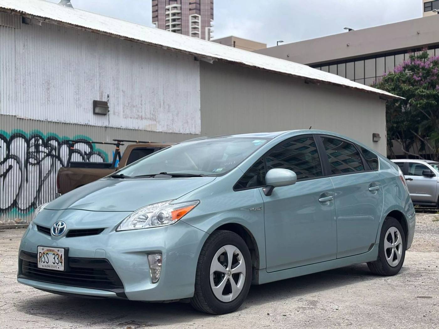 2012 Toyota Prius v Three — Wagon — 171,901 mi — Honolulu, HI