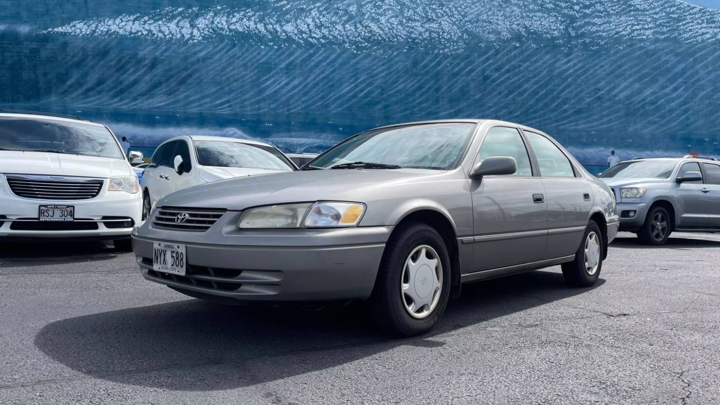 1999 Toyota Camry XLE — Sedan — 173,480 mi — Honolulu, HI