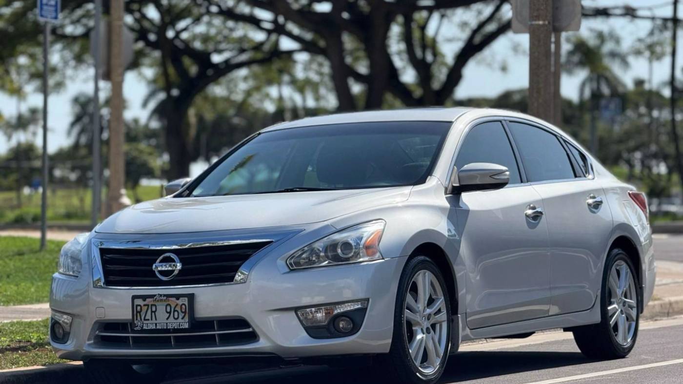 2013 Nissan Altima 3.5 SV — Sedan — 76,952 mi — Honolulu, HI