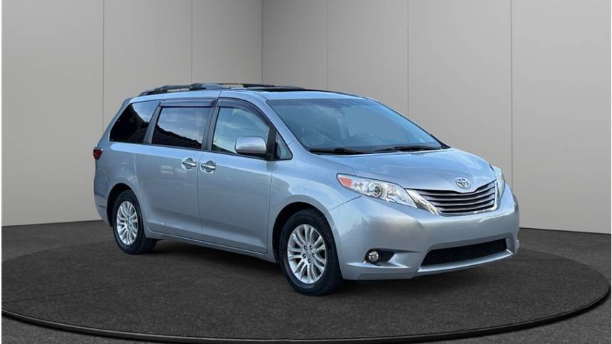 2016 Toyota Sienna XLE Premium — Minivan — 38,431 mi — Jacksonville, FL