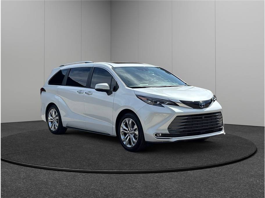 2024 Toyota Sienna Platinum — Minivan — 3,717 mi — Jacksonville, FL