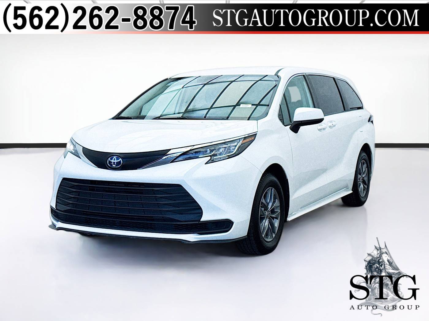 2023 Toyota Sienna LE — Minivan — 25,018 mi — Bellflower, CA