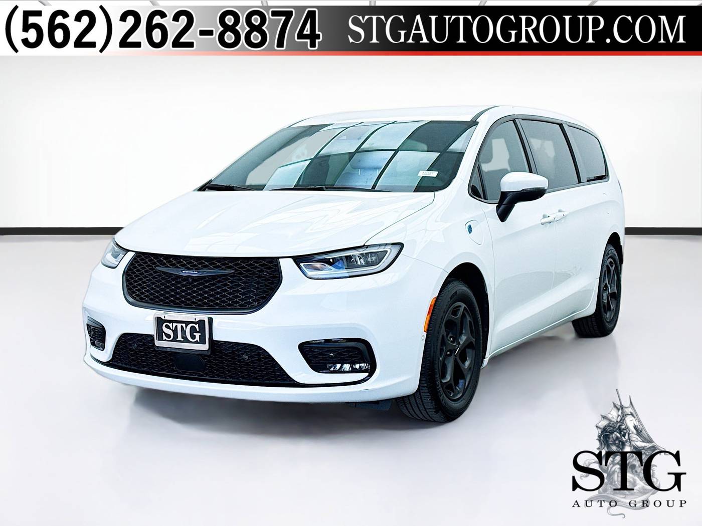 2023 Chrysler Pacifica Hybrid Touring L — Minivan — 10,401 mi — Bellflower, CA