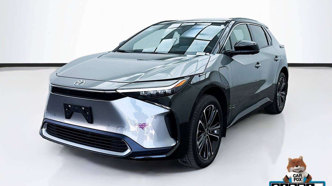 2023 Toyota bZ4X XLE — SUV — 12,700 mi — Bellflower, CA