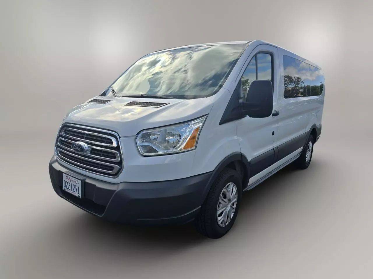 2015 Ford Transit Passenger Wagon T-150 XLT — Passenger Van — 146,849 mi — Irvine, CA