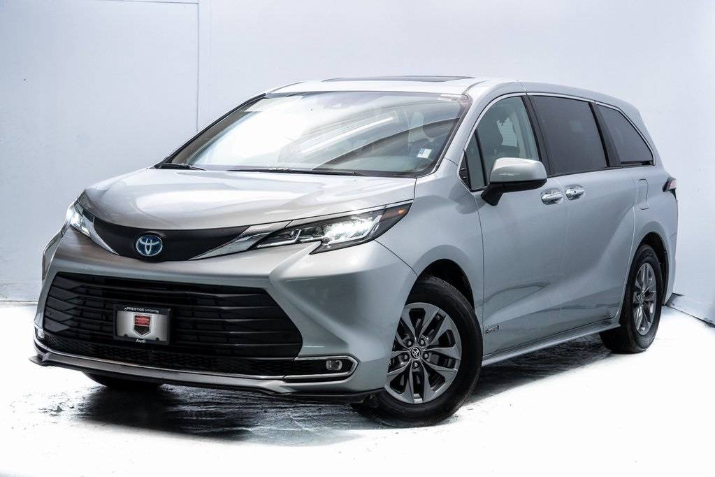 2021 Toyota Sienna XLE — Minivan — 45,562 mi — Lakewood, CO