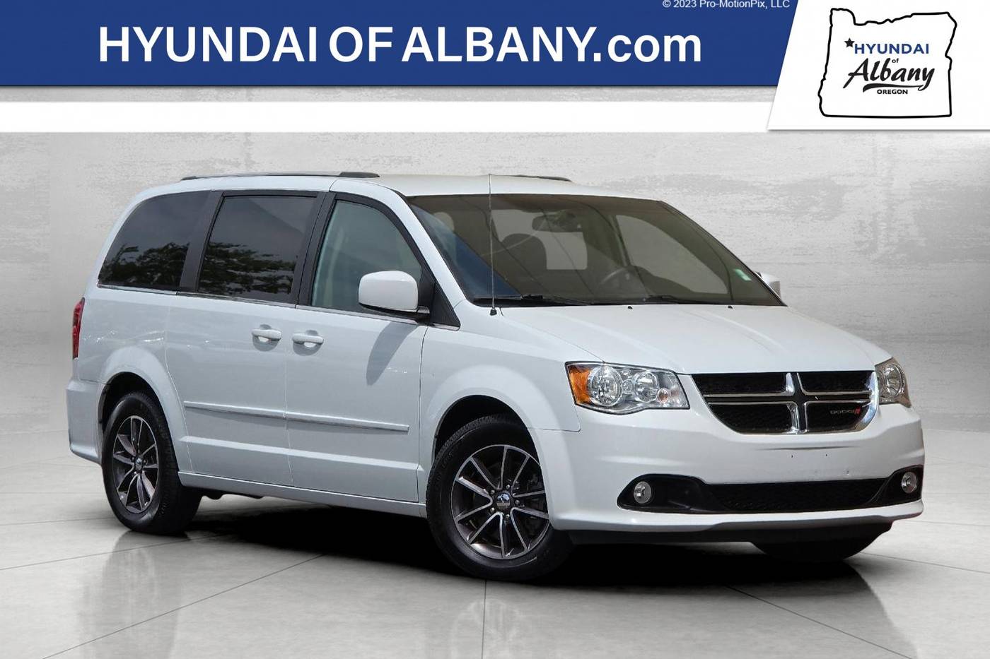 2017 Dodge Grand Caravan SXT — Minivan — 88,313 mi — Albany, OR