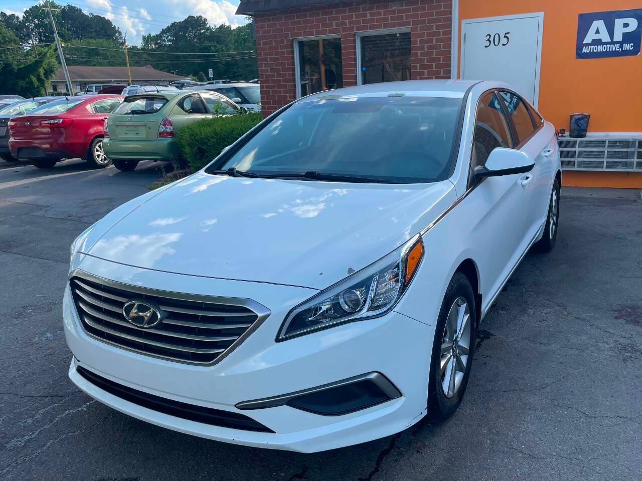 2017 Hyundai Sonata SE — Sedan — 99,471 mi — Cary, NC