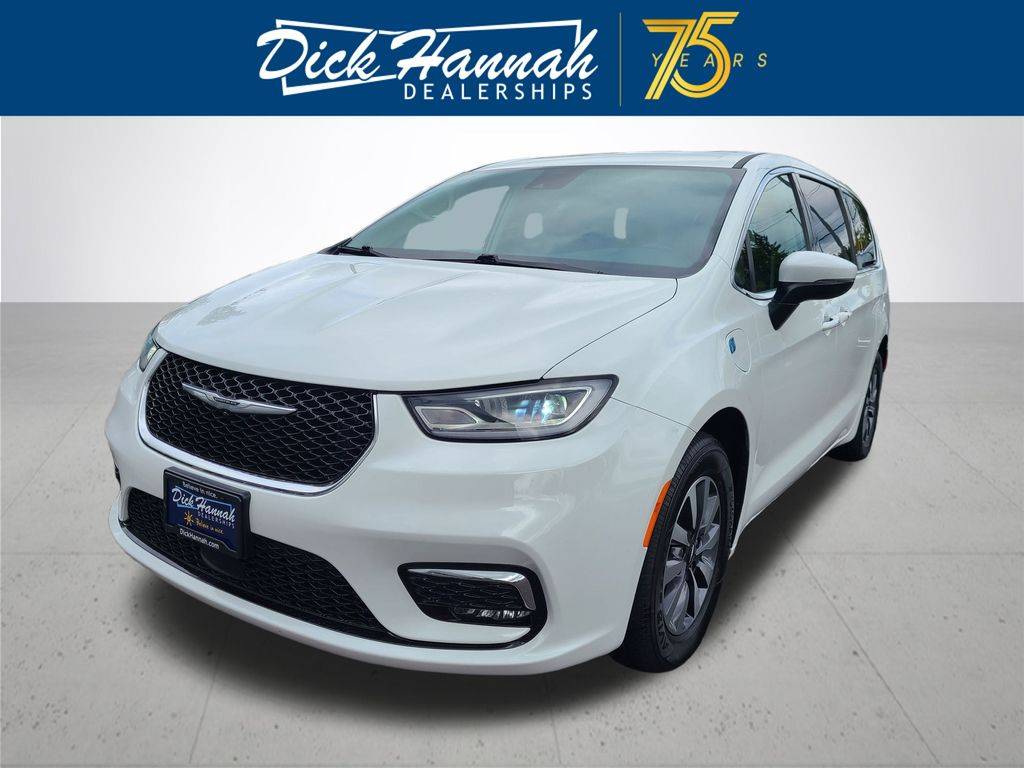2023 Chrysler Pacifica Hybrid Touring L — Minivan — 36,310 mi — Portland, OR