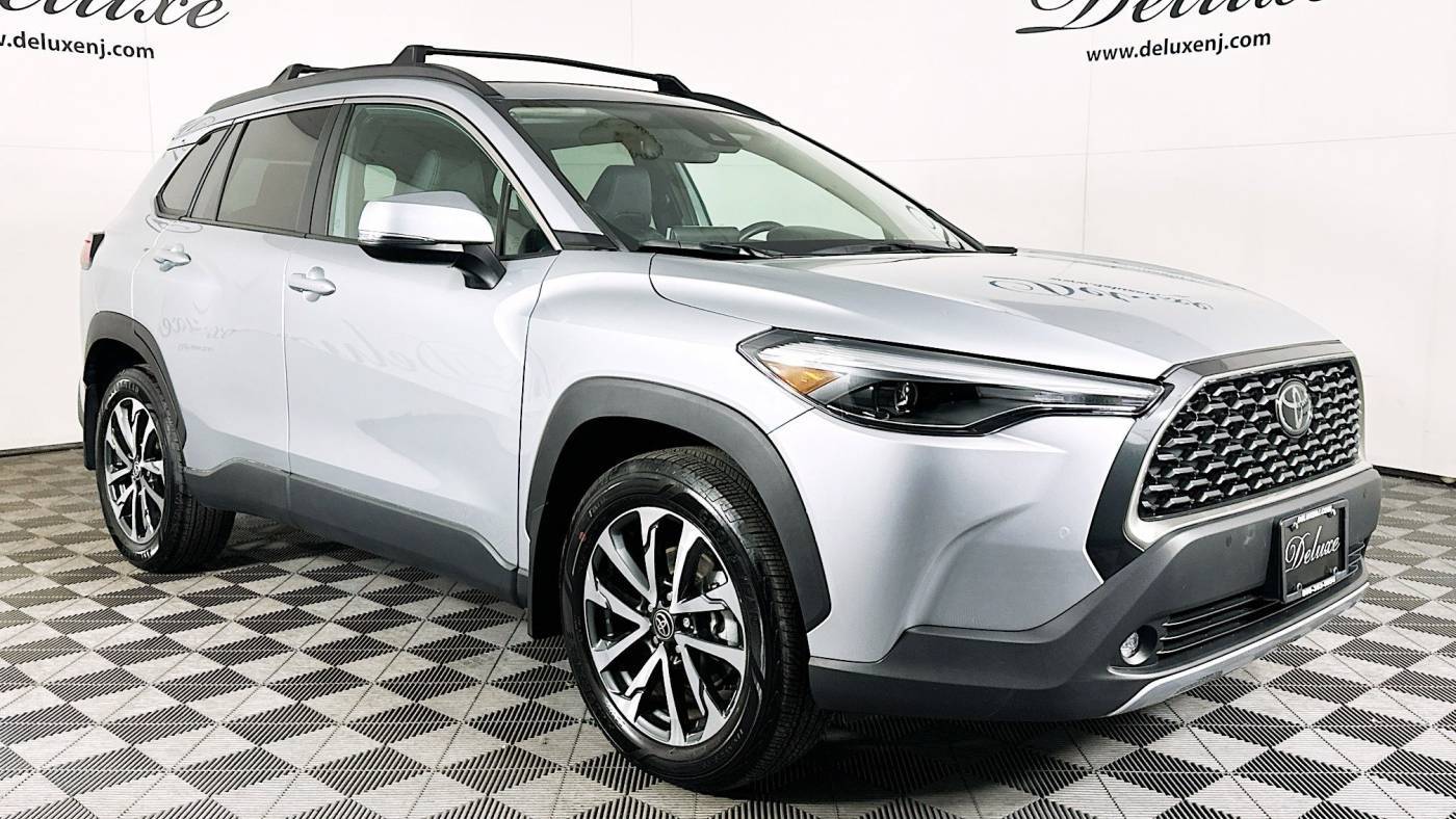 2022 Toyota Corolla Cross XLE — SUV — 5,109 mi — Linden, NJ
