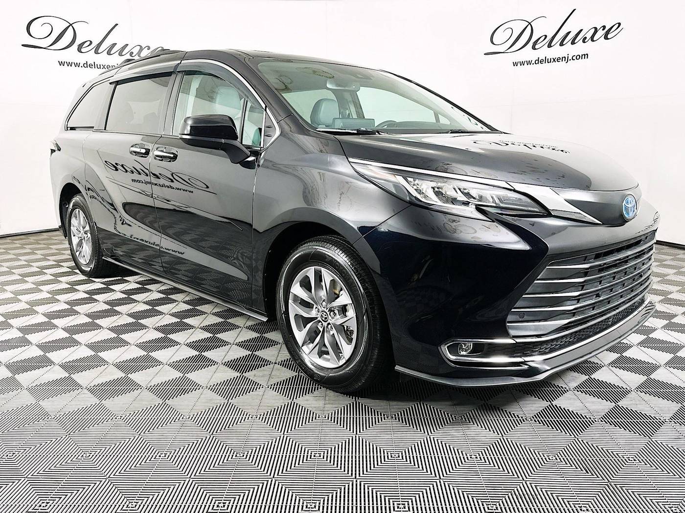 2022 Toyota Sienna XLE — Minivan — 90,690 mi — Linden, NJ