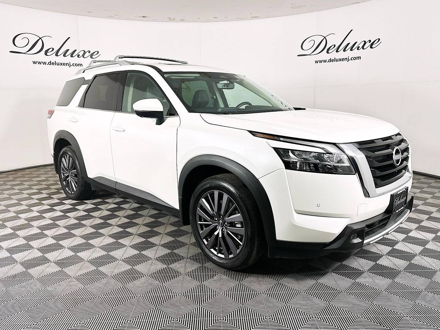 2023 Nissan Pathfinder SL — SUV — 22,100 mi — Linden, NJ