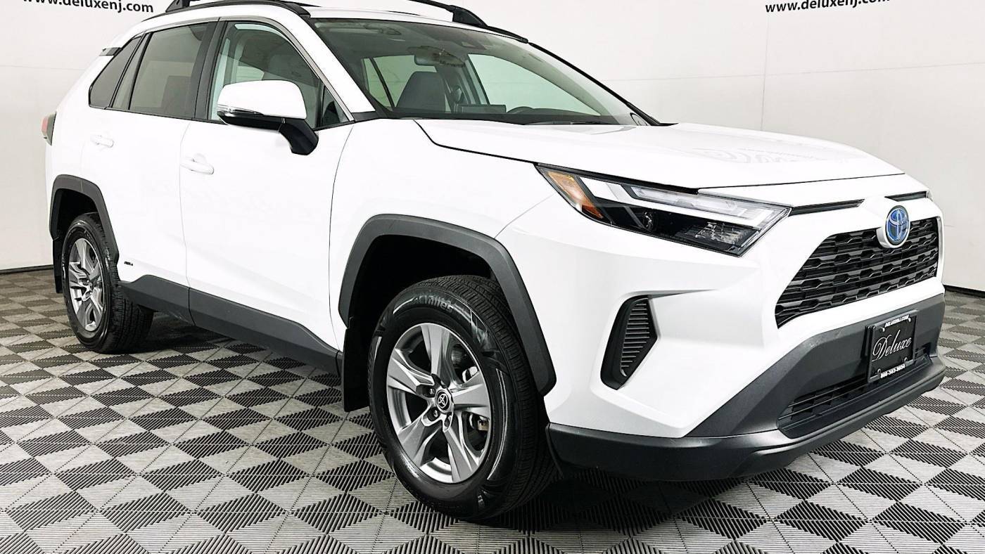 2024 Toyota RAV4 Hybrid XLE — SUV — 9,700 mi — Linden, NJ