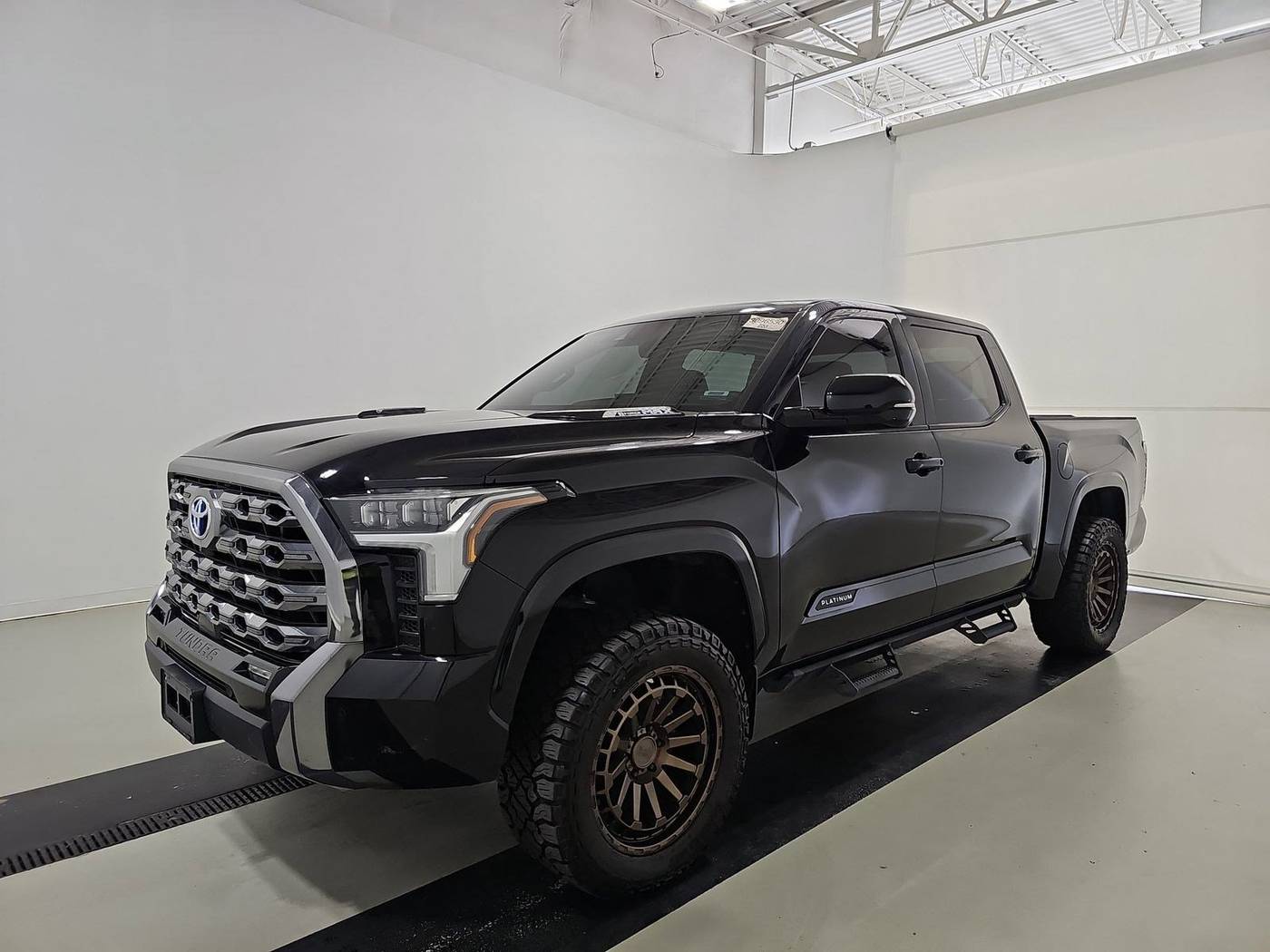 2023 Toyota Tundra Hybrid Platinum — Pickup Truck — 14,692 mi — Linden, NJ