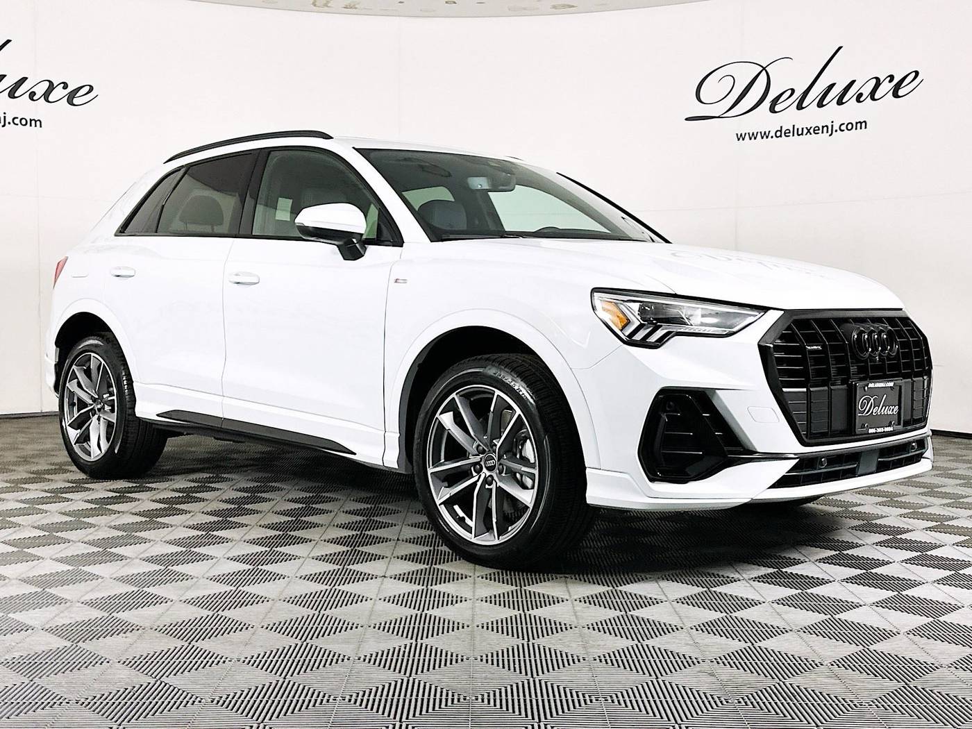 2024 Audi Q3 S line Premium Plus — SUV — 573 mi — Linden, NJ