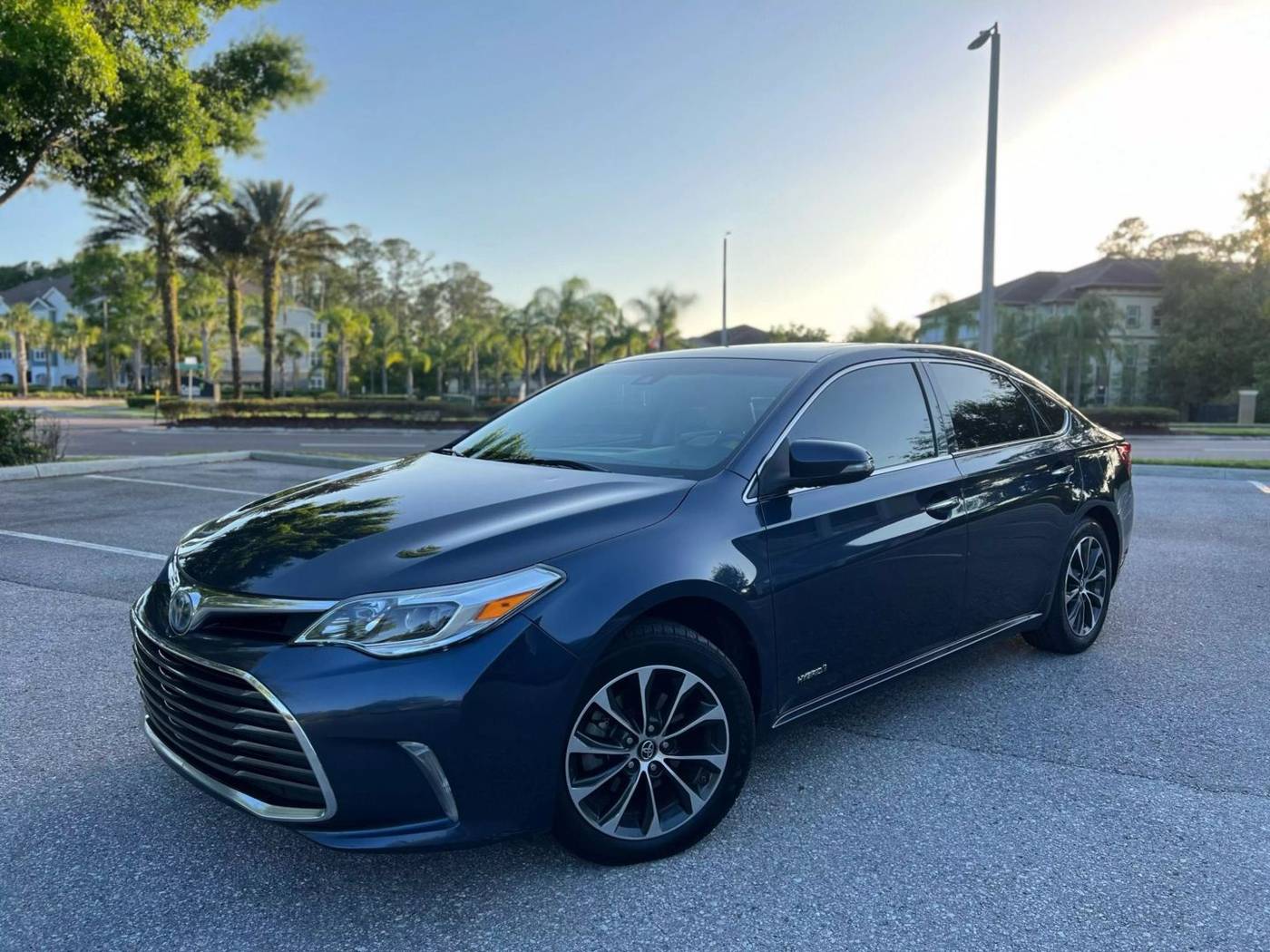 2018 Toyota Avalon Hybrid Limited — Sedan — 131,193 mi — St Port Richey, FL