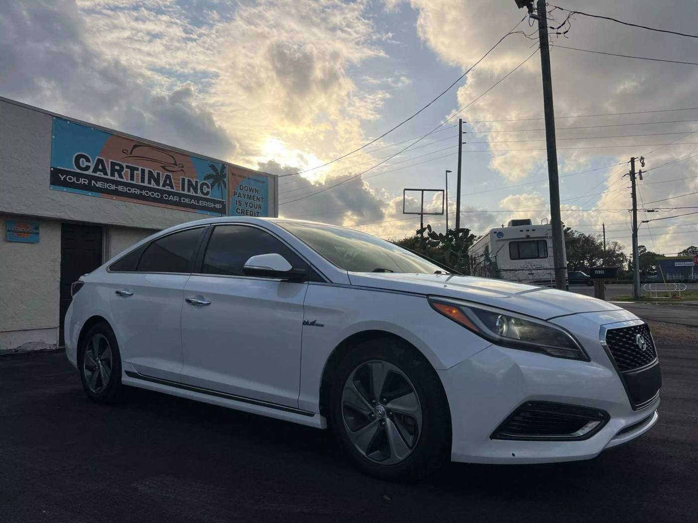 2017 Hyundai Sonata Hybrid Limited — Sedan — 121,320 mi — St Port Richey, FL