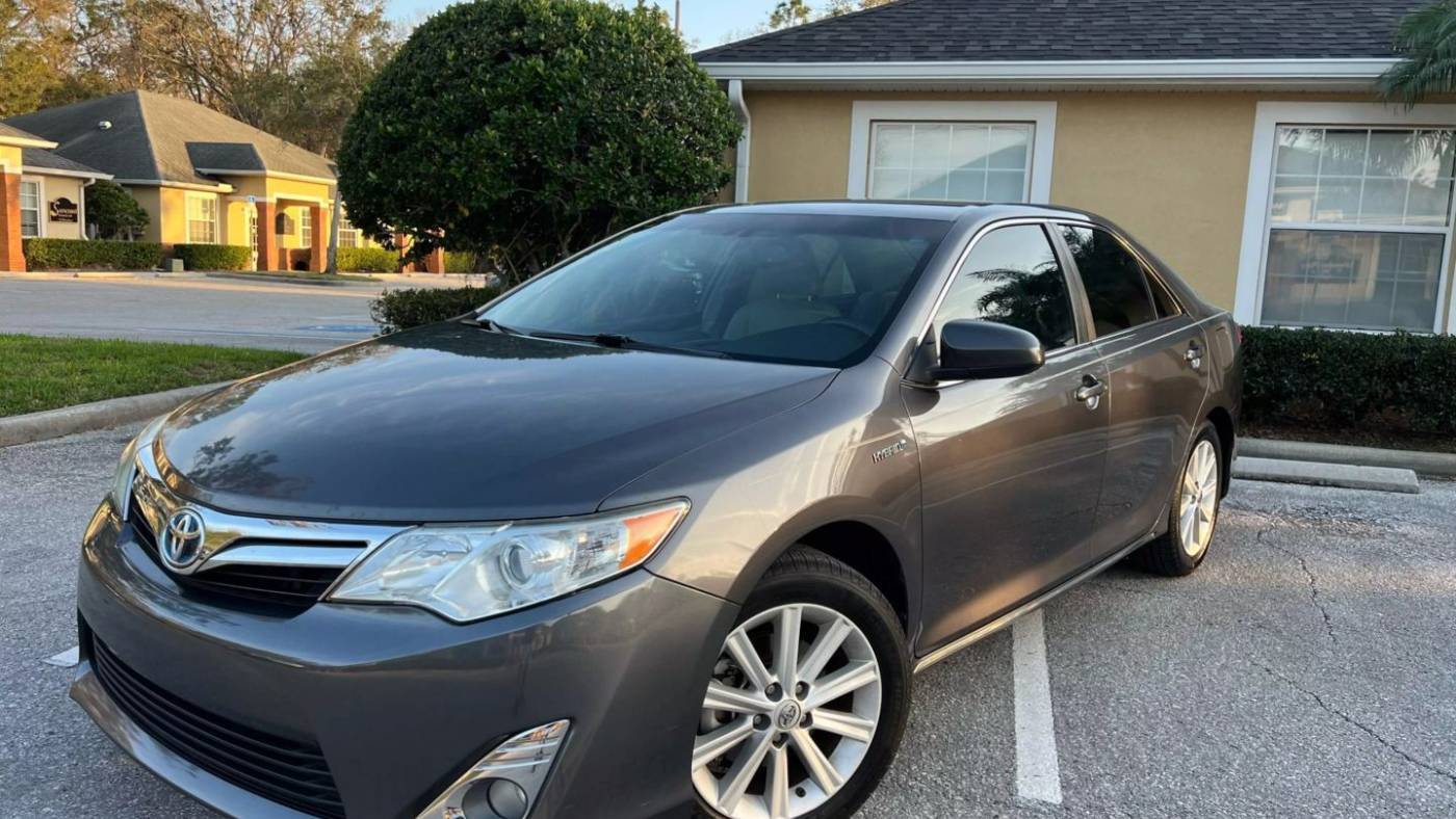 2014 Toyota Camry Hybrid LE — Sedan — 96,125 mi — St Port Richey, FL