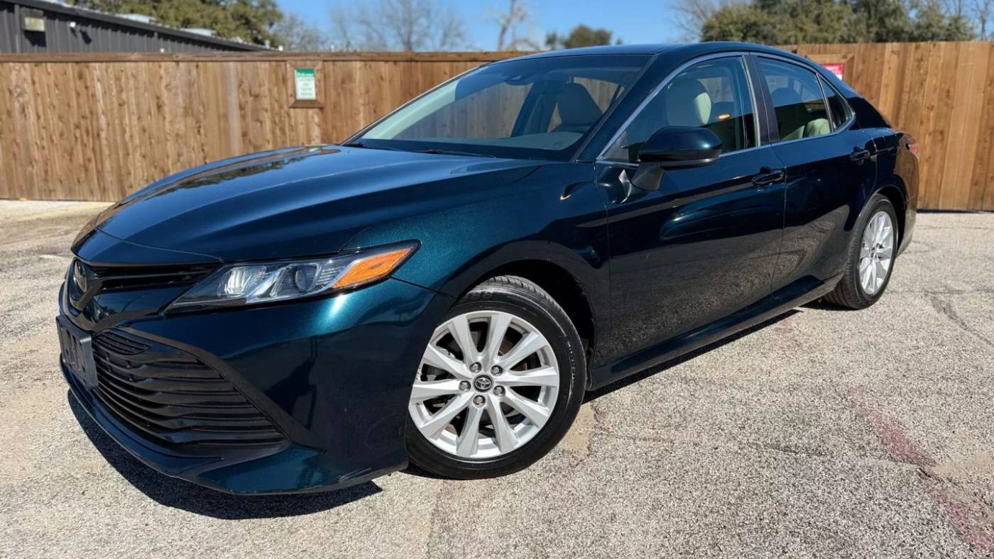2018 Toyota Camry LE — Sedan — 110,011 mi — Dallas, TX