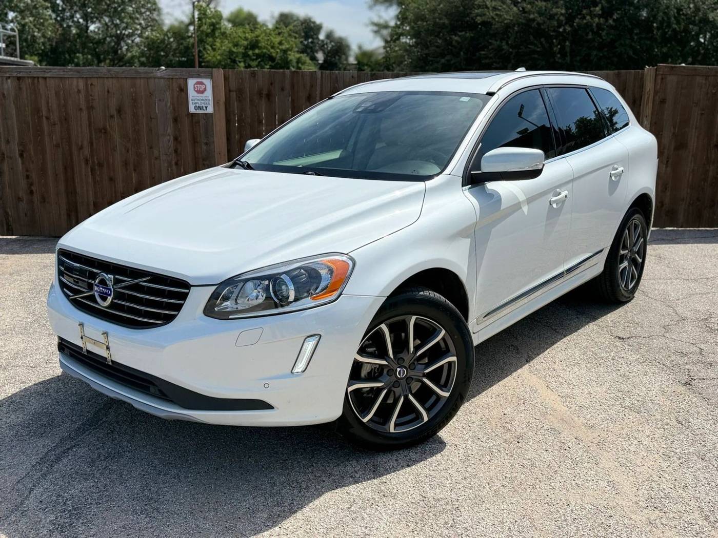 2016 Volvo XC60 T5 Drive-E Platinum