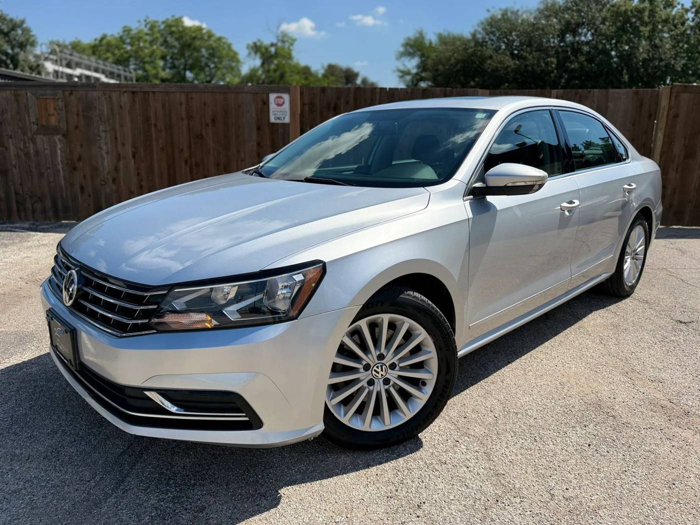 2016 Volkswagen Passat 1.8T SE