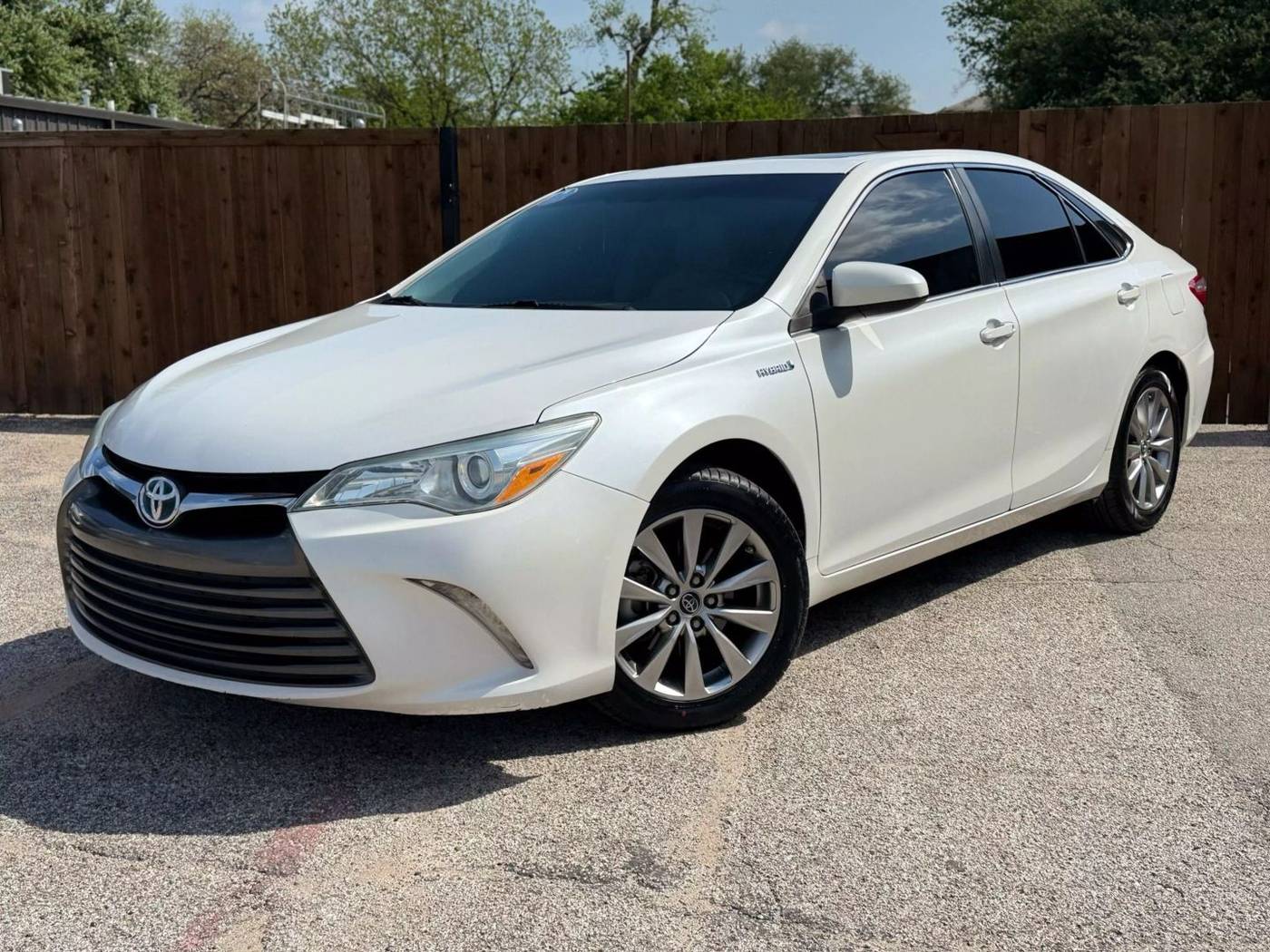 2015 Toyota Camry Hybrid XLE — Sedan — 138,572 mi — Dallas, TX