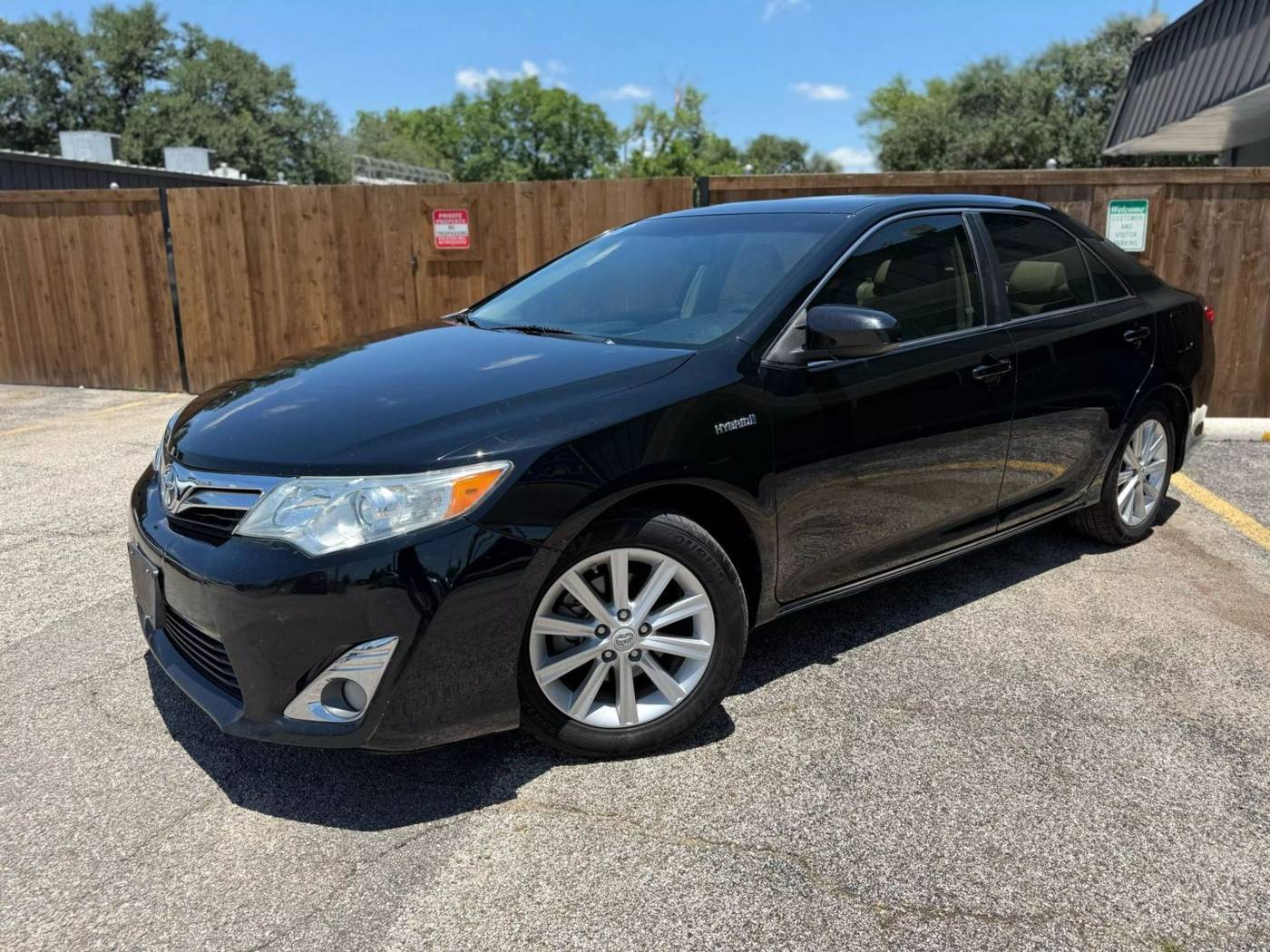 2013 Toyota Camry Hybrid XLE — Sedan — 122,347 mi — Dallas, TX
