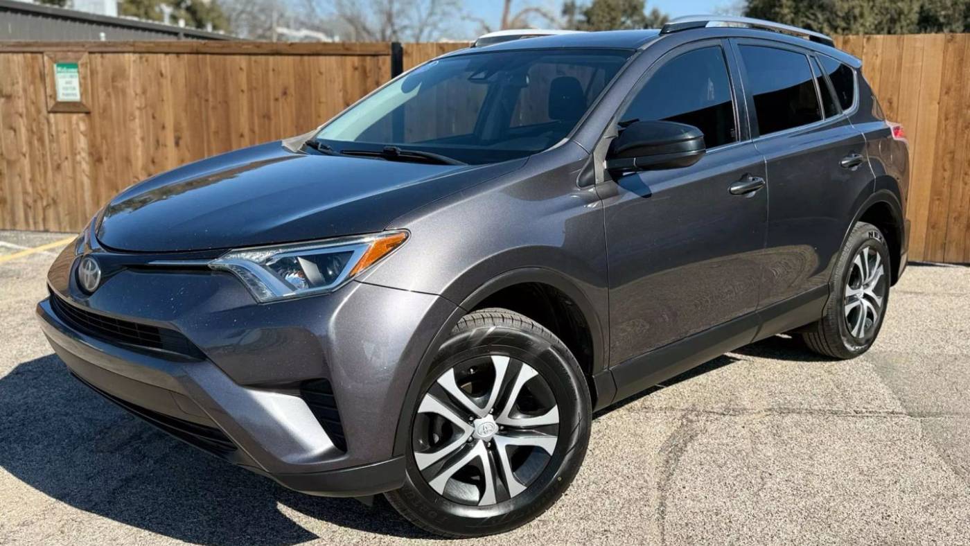 2017 Toyota RAV4 LE — SUV — 79,129 mi — Dallas, TX