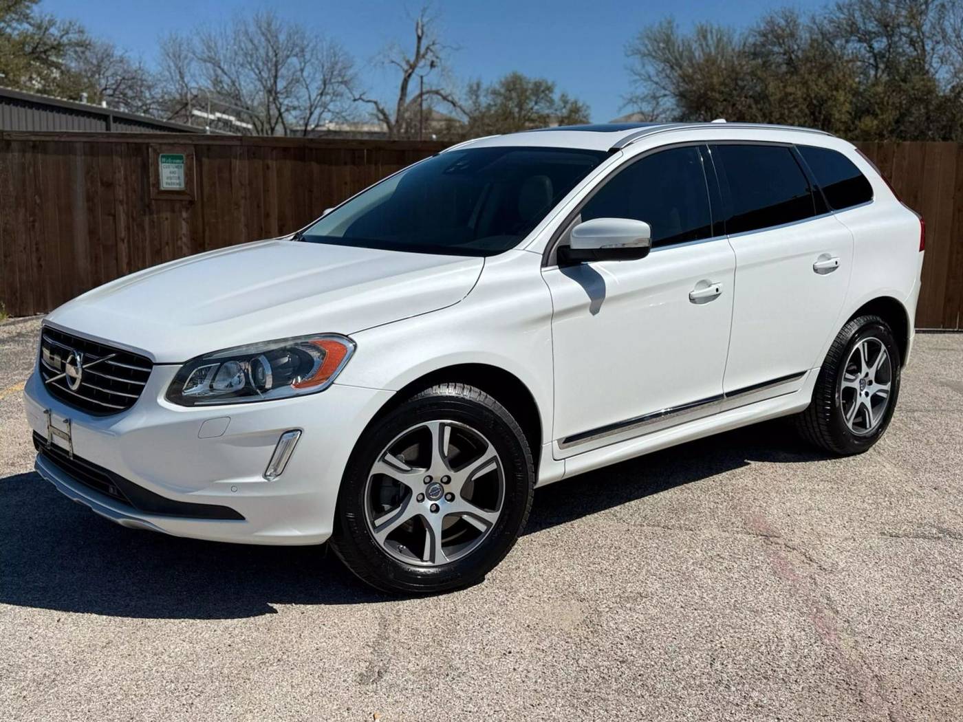 2015 Volvo XC60 T6 Platinum — SUV — 104,779 mi — Dallas, TX