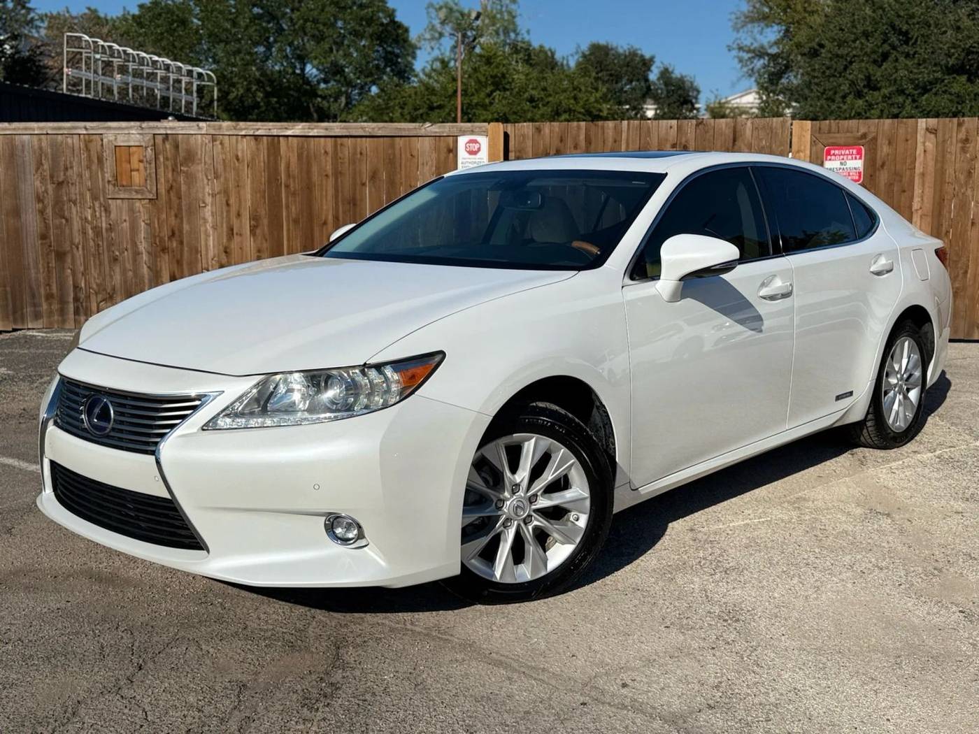 2014 Lexus ES ES 300h — Sedan — 133,727 mi — Dallas, TX