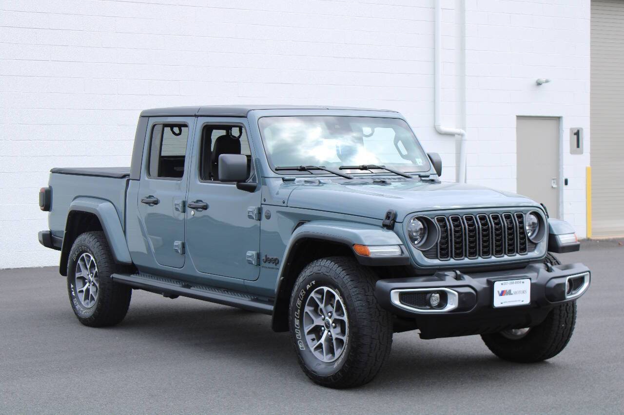 2024 Jeep Gladiator Sport S — Pickup Truck — 15,138 mi — Moonachie, NJ