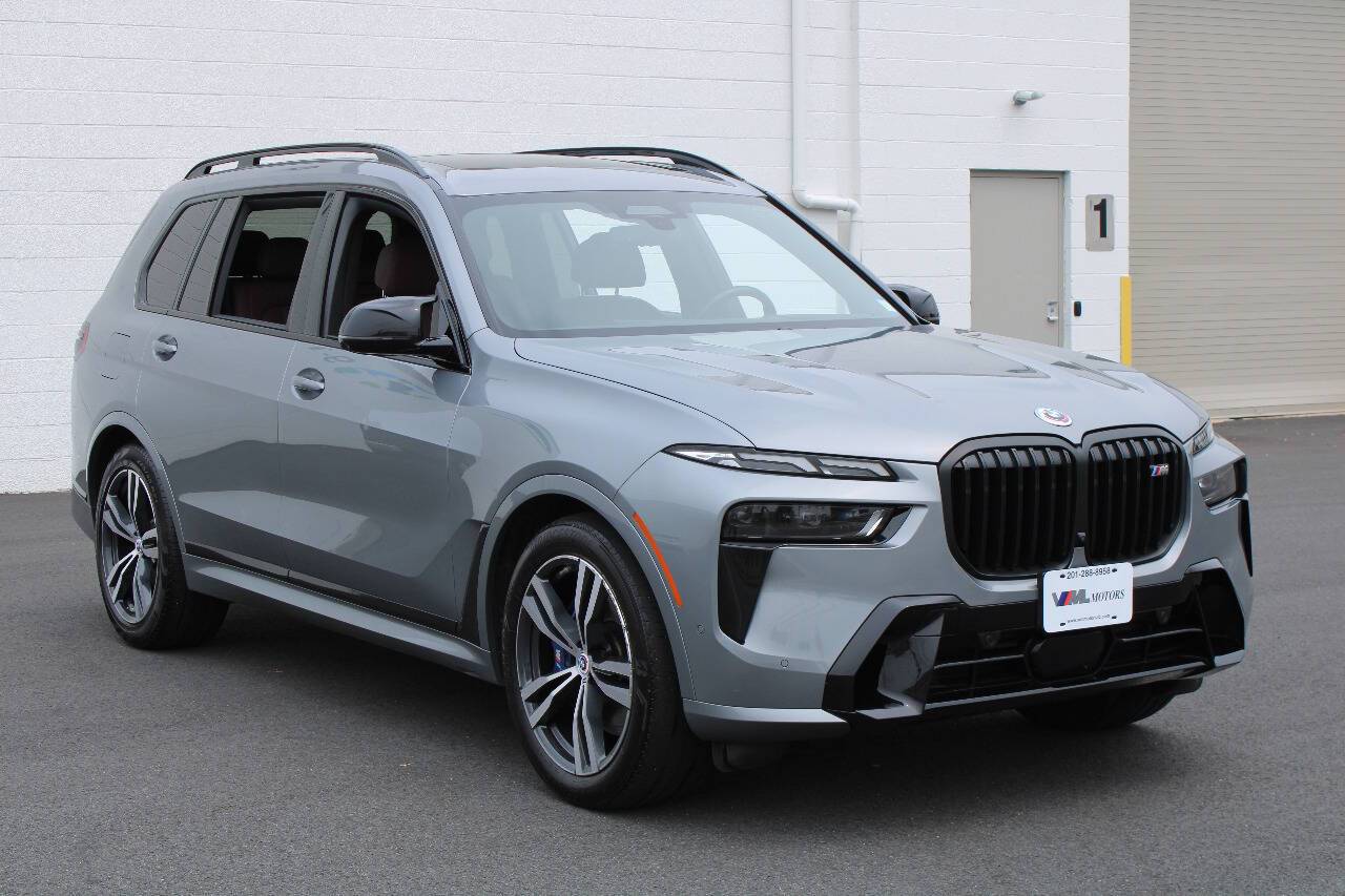2023 BMW X7 M60i