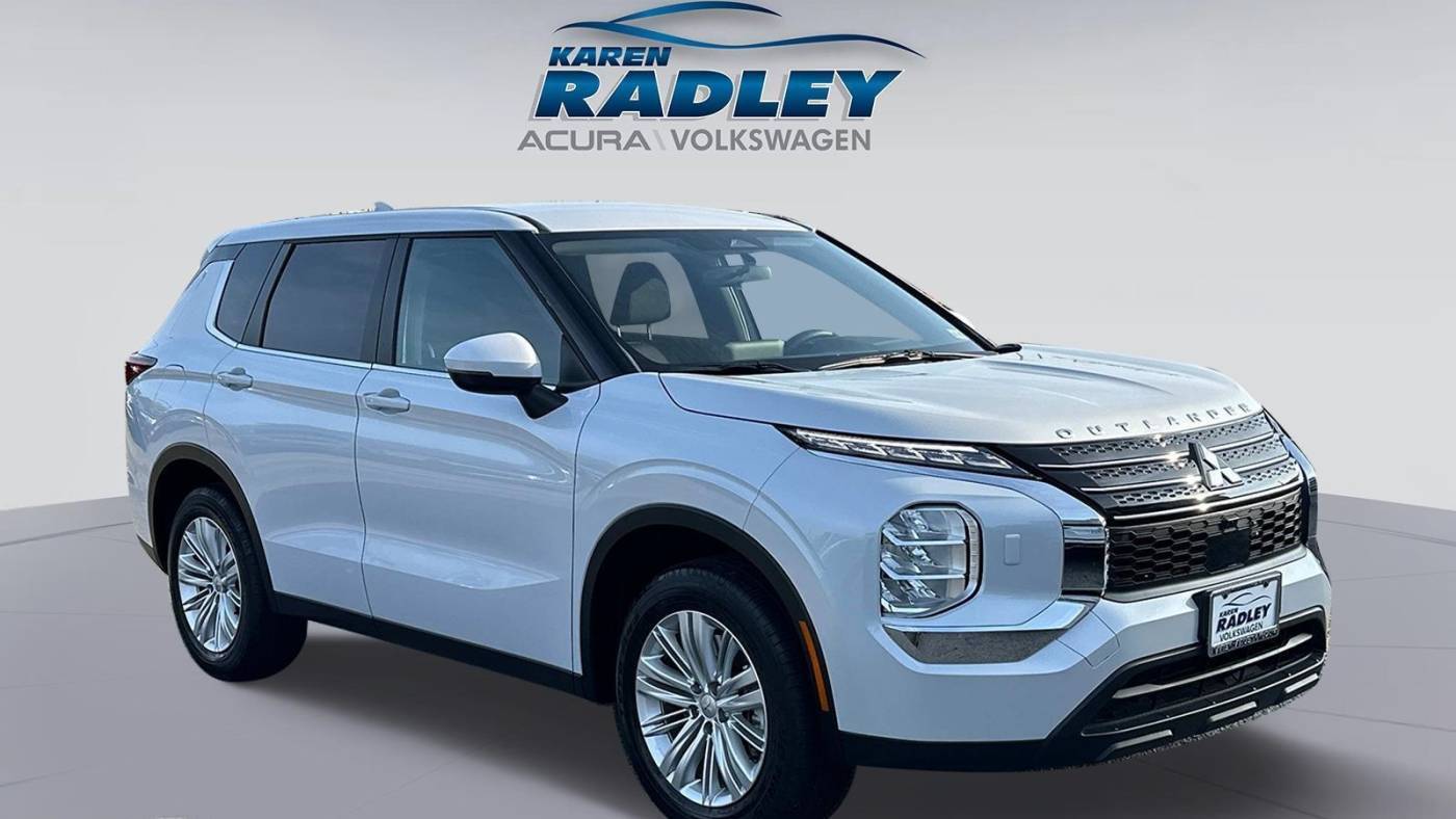 2024 Mitsubishi Outlander ES — SUV — 10,387 mi — WOODBRIDGE, VA