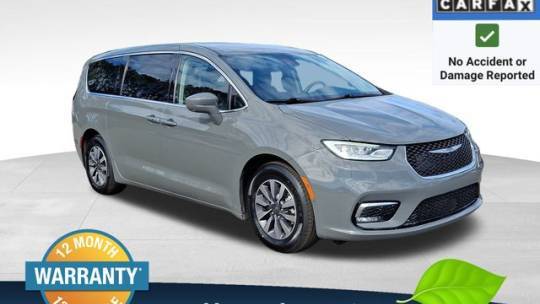 2022 Chrysler Pacifica Hybrid Touring L — Minivan — 72,126 mi — Raleigh, NC