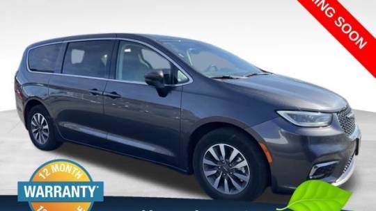 2023 Chrysler Pacifica Hybrid Touring L — Minivan — 61,691 mi — Raleigh, NC