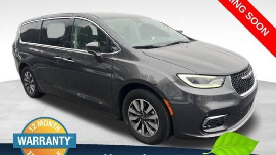 2022 Chrysler Pacifica Hybrid Touring L — Minivan — 82,652 mi — Raleigh, NC