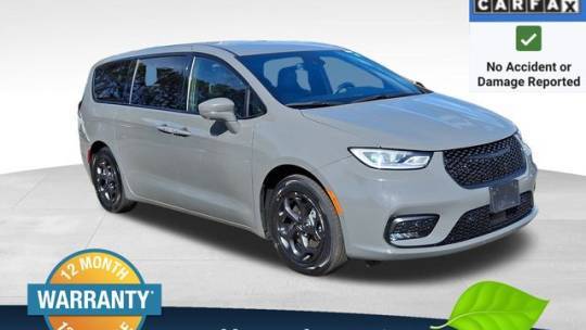 2022 Chrysler Pacifica Hybrid Touring L — Minivan — 81,661 mi — Raleigh, NC