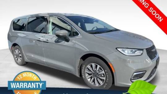 2023 Chrysler Pacifica Hybrid Touring L — Minivan — 62,799 mi — Raleigh, NC