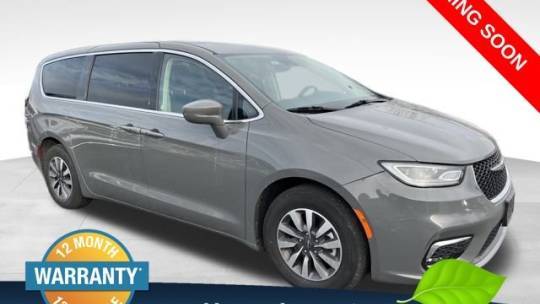 2022 Chrysler Pacifica Hybrid Touring L — Minivan — 71,909 mi — Raleigh, NC