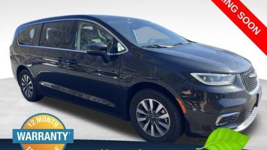 2023 Chrysler Pacifica Hybrid Touring L — Minivan — 73,886 mi — Raleigh, NC