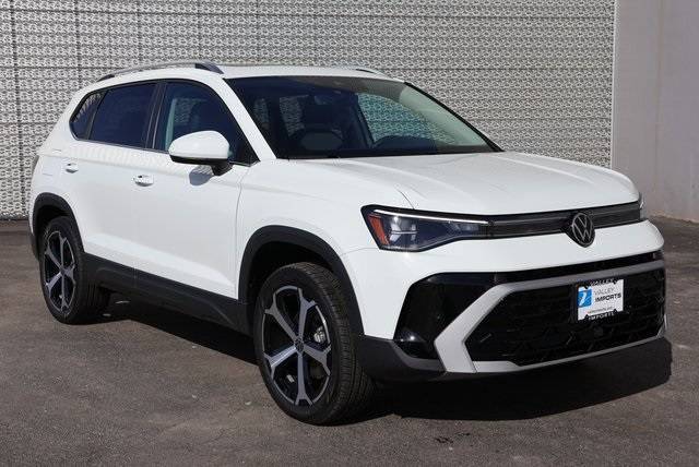 2025 Volkswagen Taos SEL — SUV — 8 mi — Fargo, ND