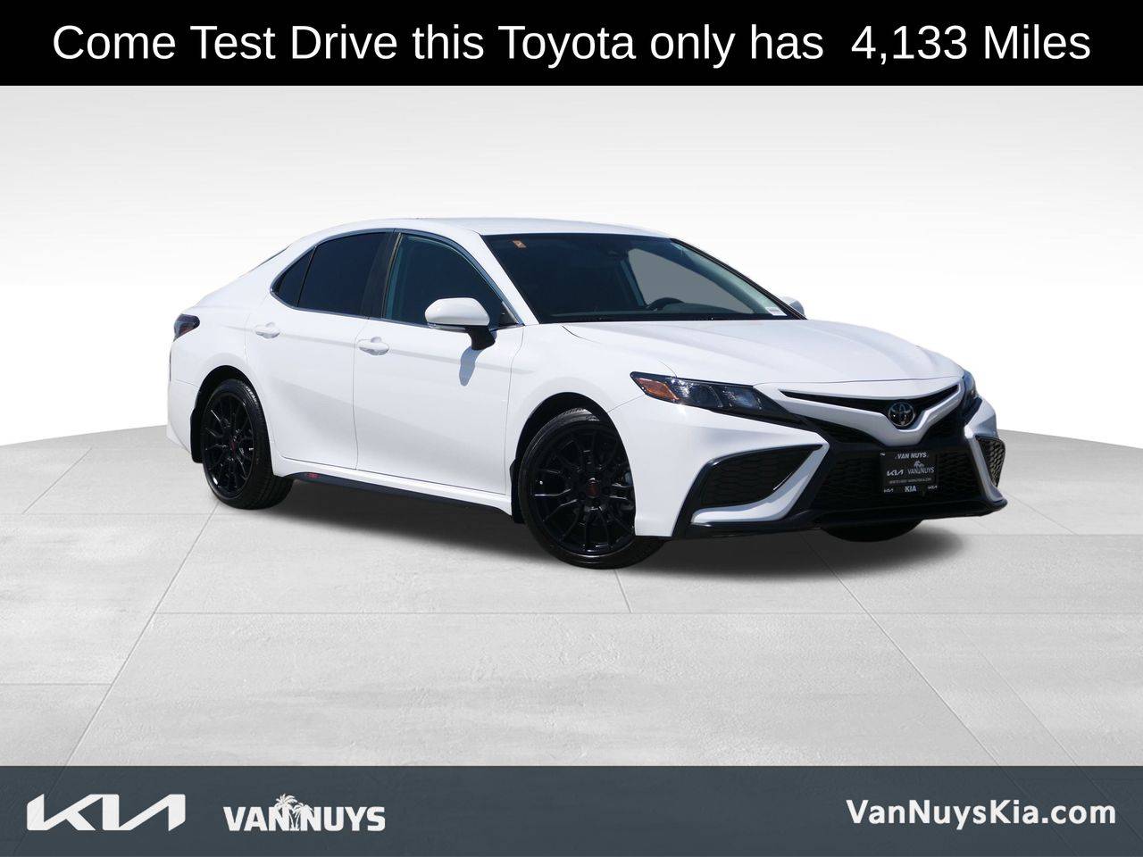 2022 Toyota Camry SE — Sedan — 4,133 mi — Van Nuys, CA