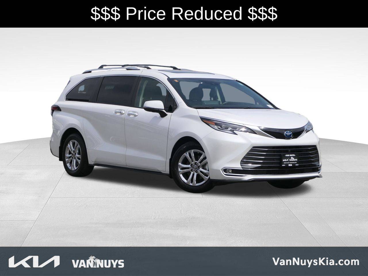 2023 Toyota Sienna Platinum — Minivan — 41,010 mi — Van Nuys, CA