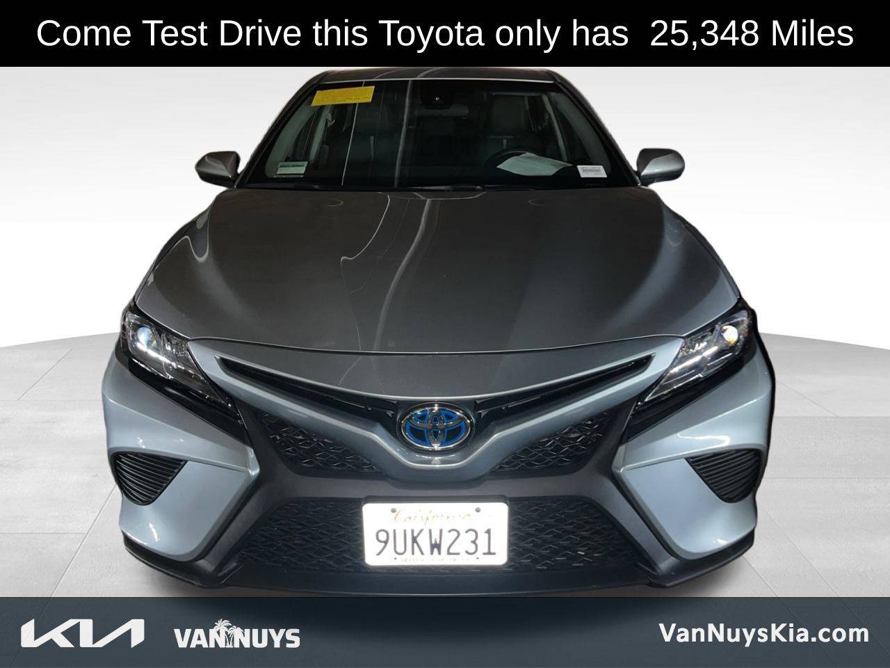 2018 Toyota Camry Hybrid SE — Sedan — 25,348 mi — Van Nuys, CA